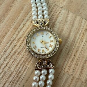 Vintage Ladies gold tone faux pearl watch NEW BATTERY
